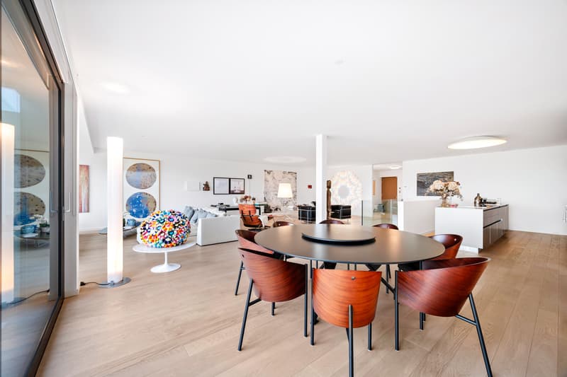 Superbe duplex de 328 m2 avec jardins et vue lac au coeur de Corsier (5)