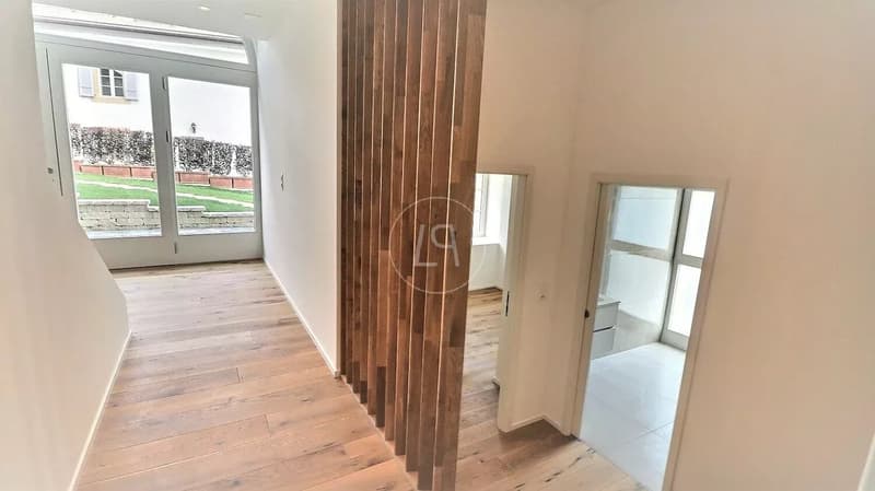 Renovated duplex apartment with lake view near Rolle (6)