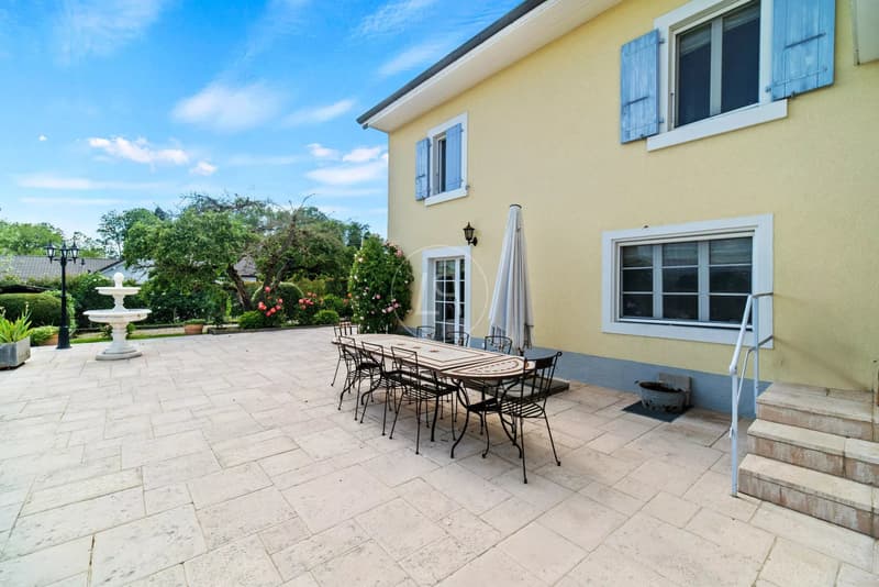 Charming property with 3 apartments on a beautiful plot in Giez (2)