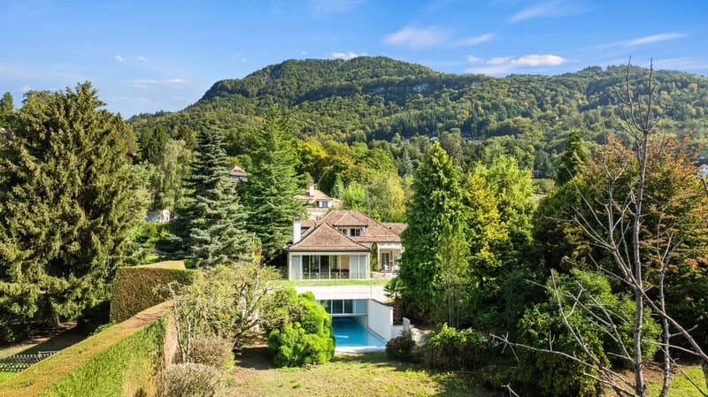 Charming property to renovate, view and indoor pool in St-Légier (4)