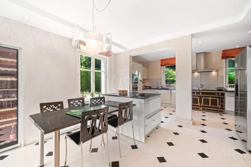 Elegant property with swimming pool in a green setting in Lausanne (12)