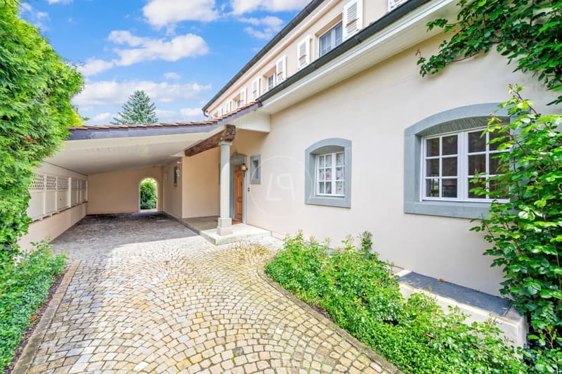 Stunning property with pool and lake view, Apples (6)