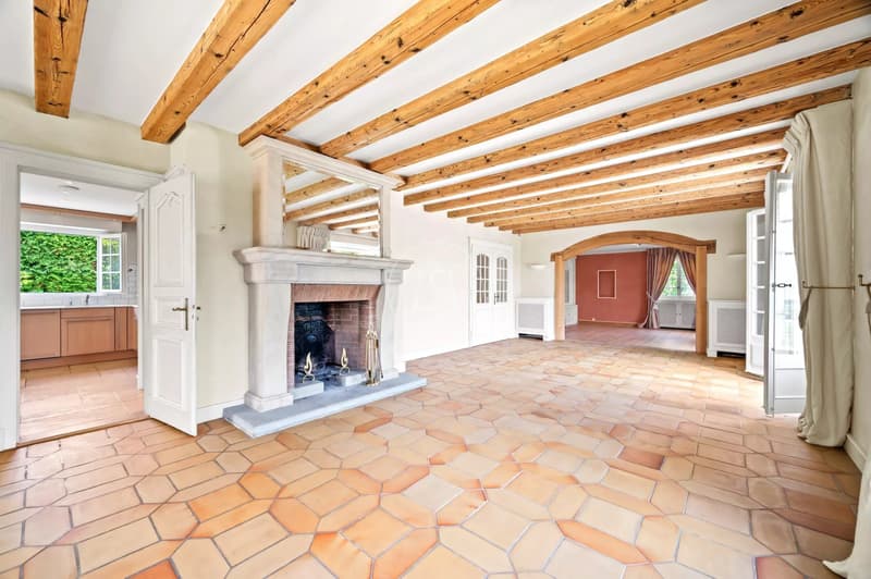 Stunning property with pool and lake view, Apples (10)