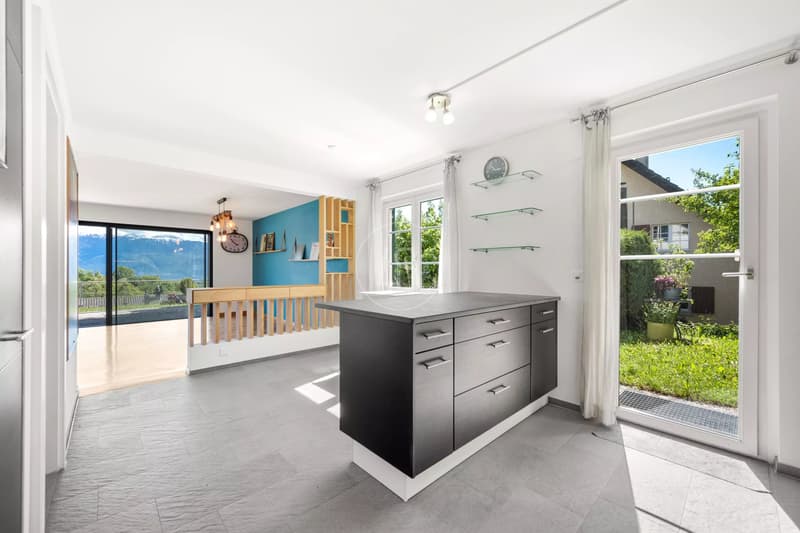 Very beautiful family villa with panoramic view in Lutry (6)