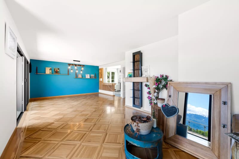 Very beautiful family villa with panoramic view in Lutry (11)