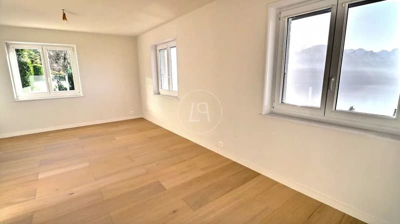 Beautiful renovated property with panoramic view in Chernex (9)