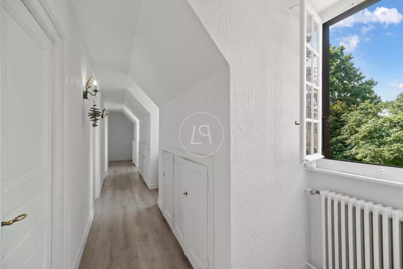 Very beautiful family property in the heart of the vineyards with swimming pool in Etoy (9)
