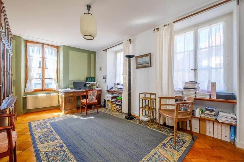 Listed Manor House Set on Nearly One Hectare of Grounds ? 35 Minutes from Lausanne (10)