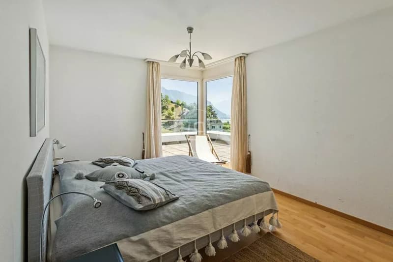 Attic with a 200 m2 terrace and breathtaking view in Montreux (8)