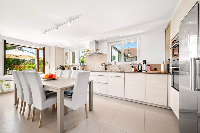 Beautiful family house in the center of Morges (4)