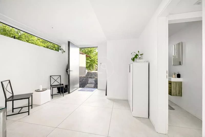 Beautiful architect-designed villa with lake view near Morges (2)
