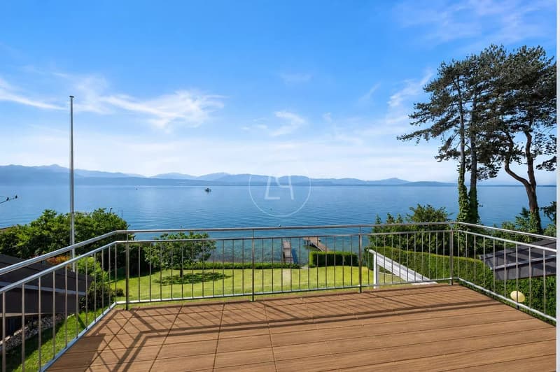 Rare villa with beach in St-Prex (13)