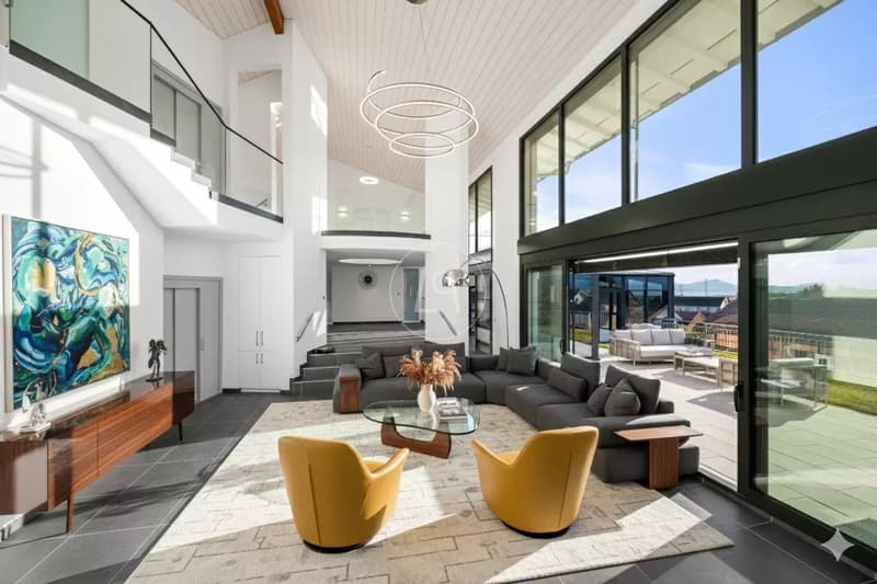 Villa for car collectors with SPA and indoor pool (1)