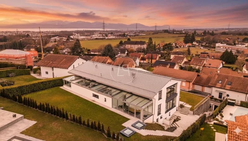 Villa for car collectors with SPA and indoor pool (2)