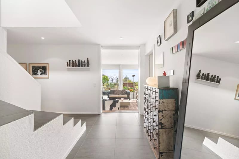 Beautiful family villa, swimming pool and view on the heights of Gland (13)