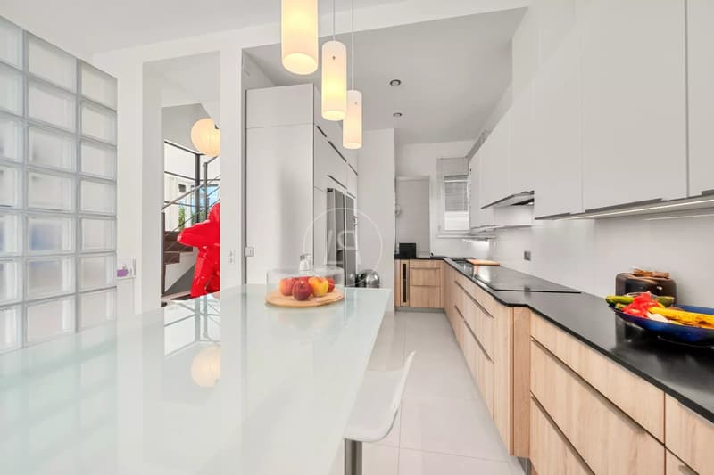 Architect-Designed house in the Geneva Countryside, Left bank (10)