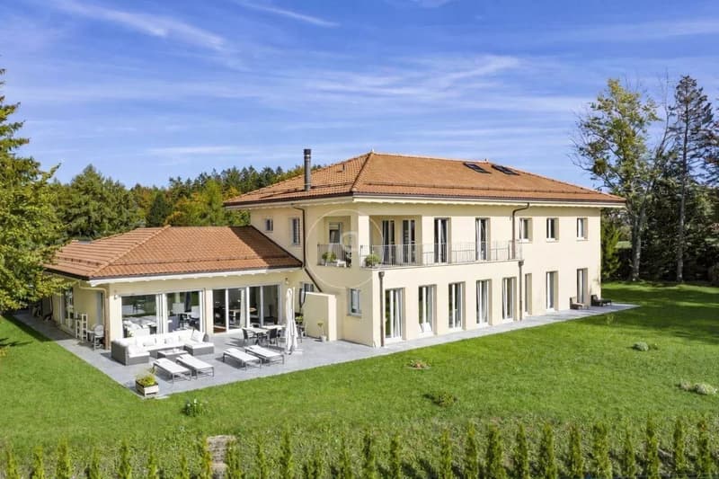 Elegant family property, quiet and with lake views in Epalinges (1)