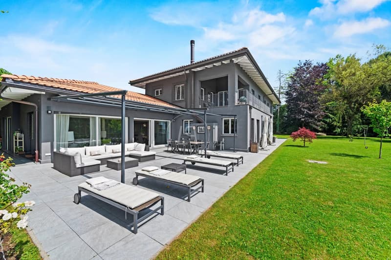 Elegant family property, quiet and with lake views in Epalinges (13)