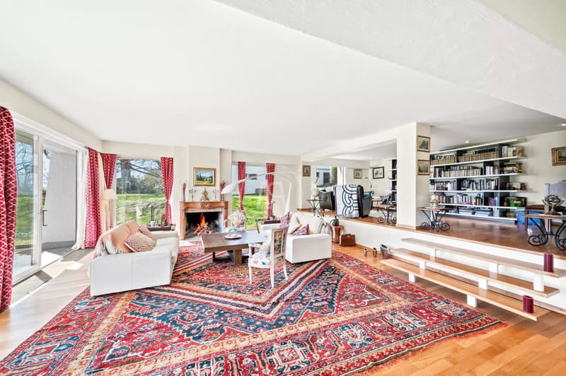 Beautiful family property with tennis and lake view, close to Morges (4)
