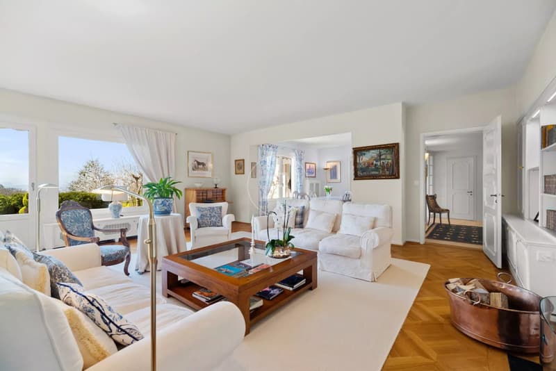 Superb family property with pool and lake view in Epalinges (5)