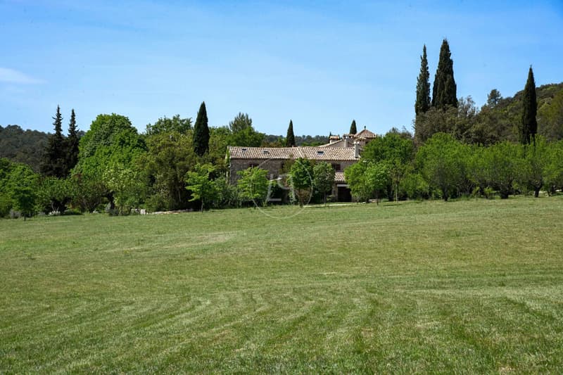 Remarkable 7-hectare country estate in the Gard region, France (11)