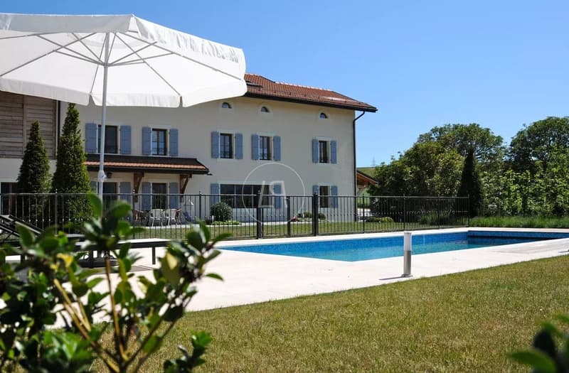 Elégante ferme rénovée avec piscine, proche de Rolle (2)