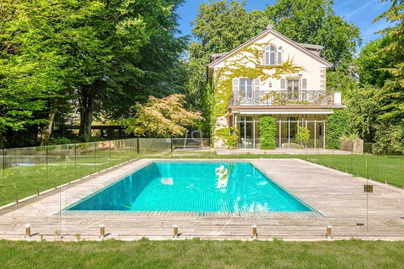 Propriété de maître avec piscine en seconde ligne du lac, Versoix (2)