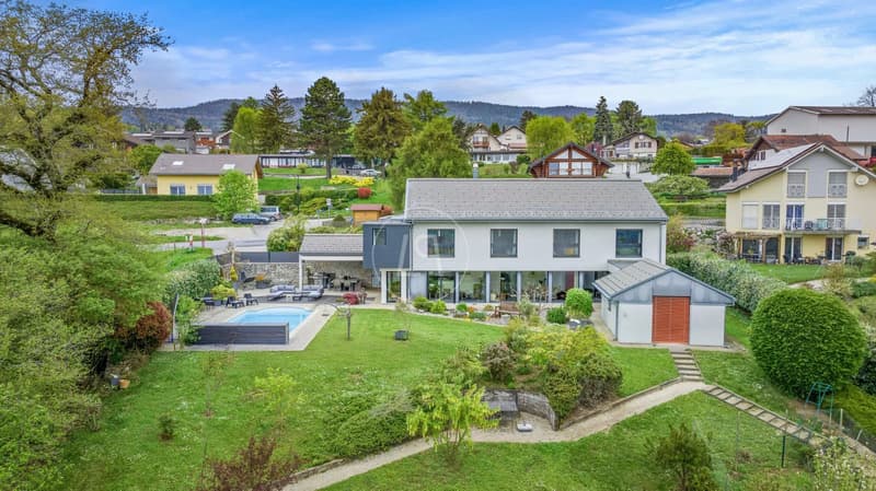 Très belle villa familiale, piscine et vue sur les hauteurs de Gland. (2)