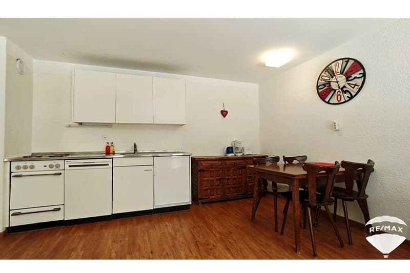 Appartement de 2,5 pièces avec piscine et un grand carnotzet (7)