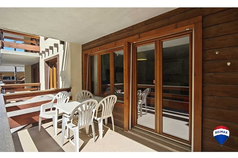 Appartement de 2,5 pièces avec piscine et un grand carnotzet (12)