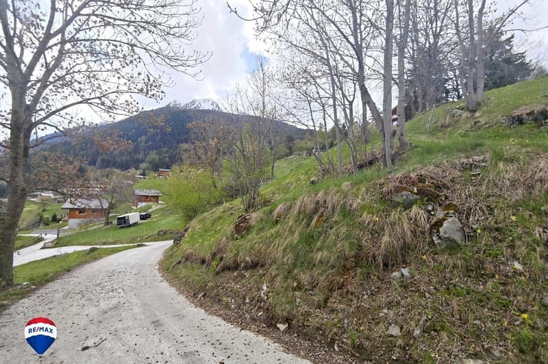Terrain à bâtir pour 1 à 2 maisons en zone H20 (4)
