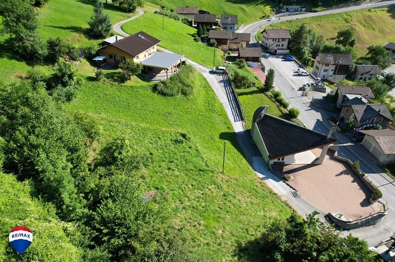 1 Villa-chalet de 2 appartements à construire. (3)