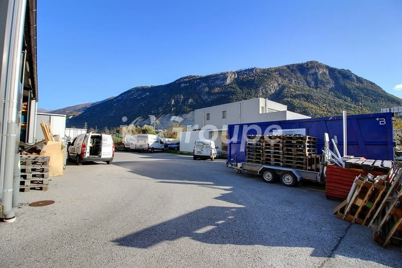 UVRIER - Halle industrielle de 955m2 avec showroom et atelier (13)