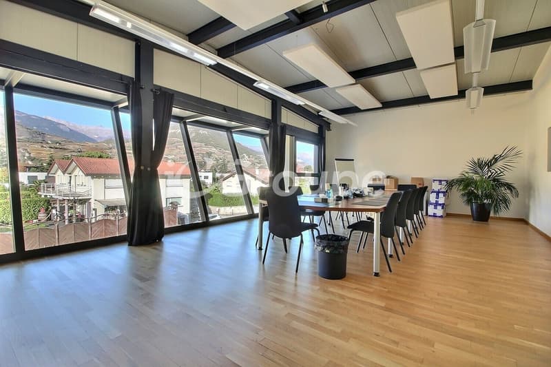 UVRIER - Halle industrielle de 955m2 avec showroom et atelier (6)