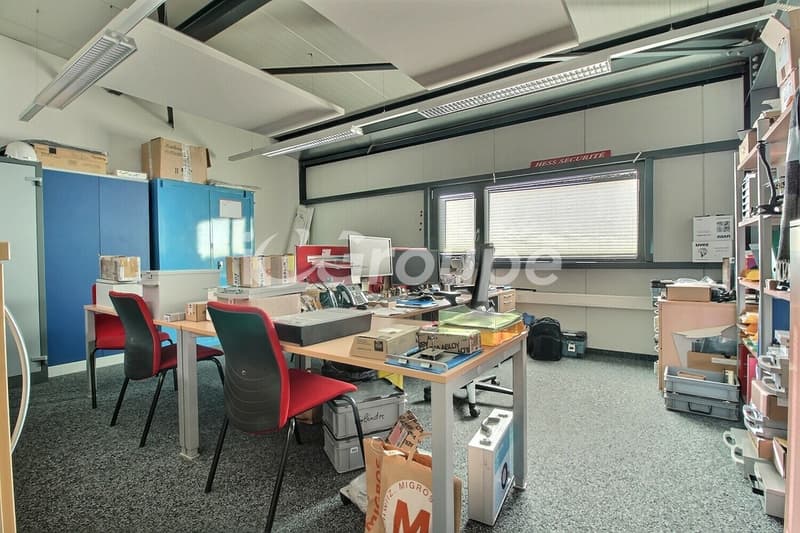 UVRIER - Halle industrielle de 955m2 avec showroom et atelier (11)