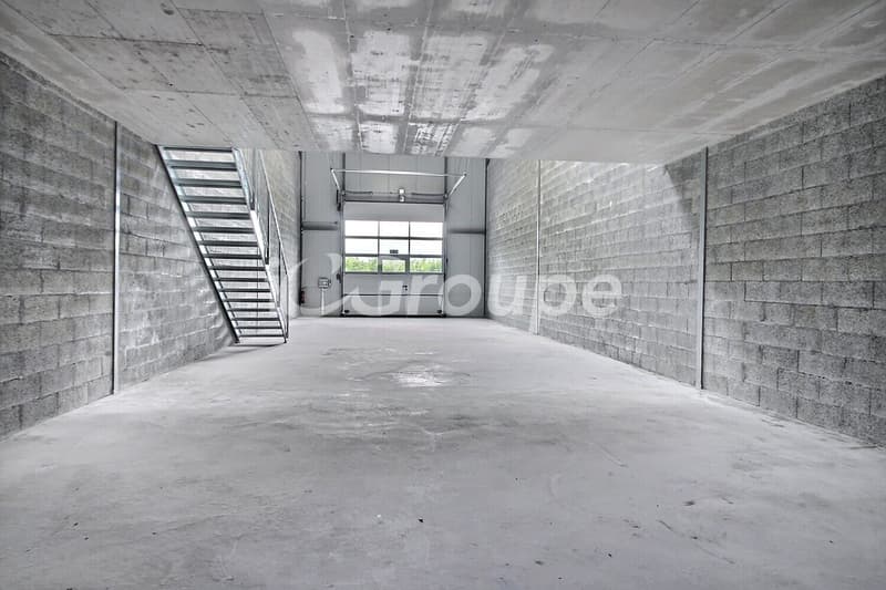 Grands box de stockage - 179 m²/ atelier à Saxon | Disponibles dès maintenant (9)
