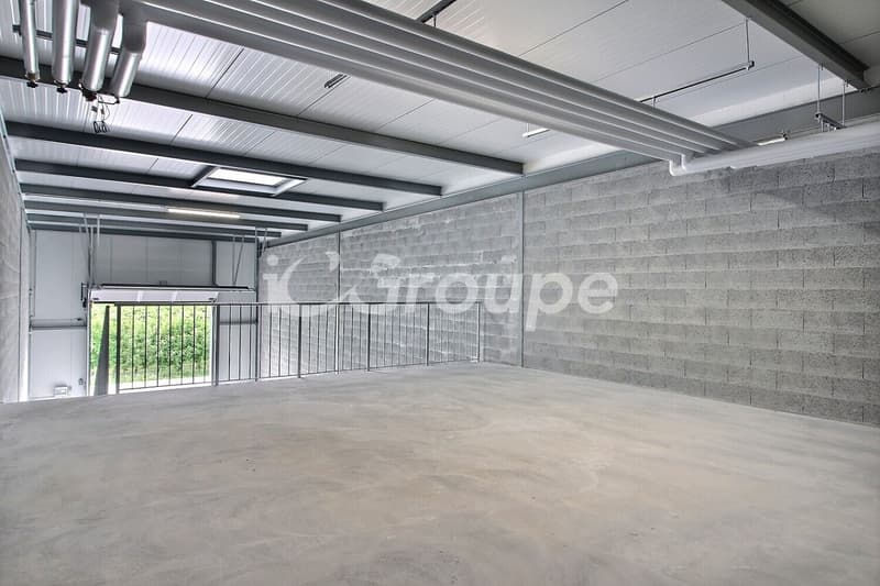 Petits box de stockage 143.1 m² / atelier à Saxon | Disponibles dès maintenant (7)