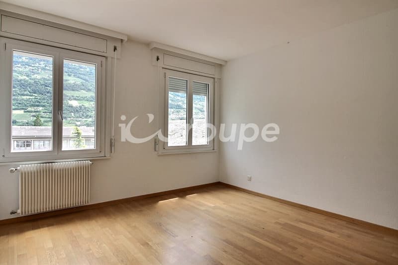 Magnifique appartement standard en bon état à louer au centre-ville de (6)
