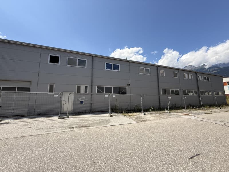 Halle commerciale modulable avec permis de construire en force (4)