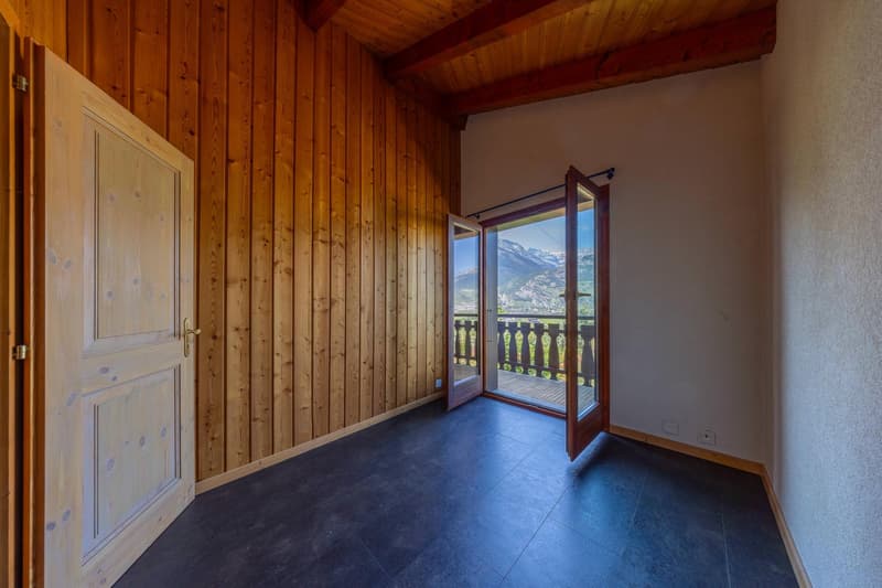 Villa avec espace wellness au milieu des abricotiers (10)