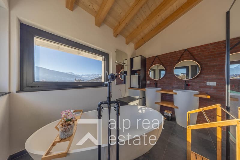 Villa neuve de standing avec vue spectaculaire sur le lac du Louché et les Alpes (7)