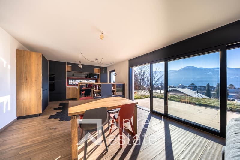 Villa neuve de standing avec vue spectaculaire sur le lac du Louché et les Alpes (3)