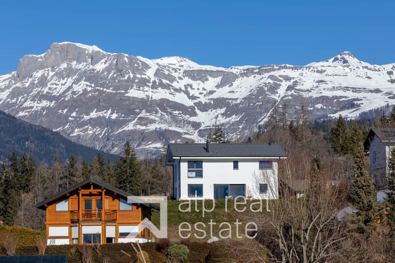 Villa neuve de standing avec vue spectaculaire sur le lac du Louché et les Alpes (13)