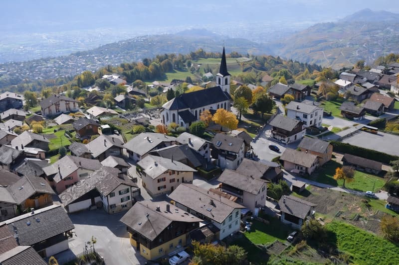 Chalet sur plan avec vue à couper le souffle - résidence principale (9)