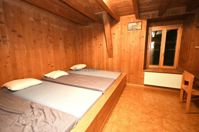 Très grand chalet, idéal pour une rénovation (13)