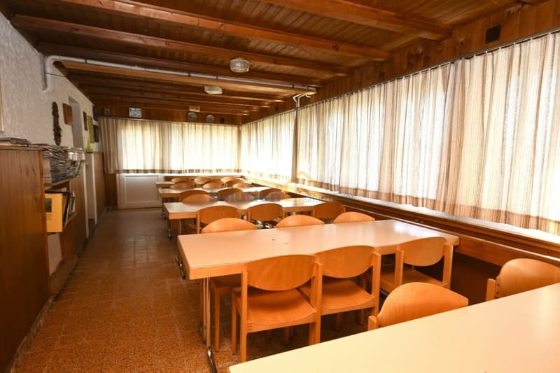 Très grand chalet, idéal pour une rénovation (12)