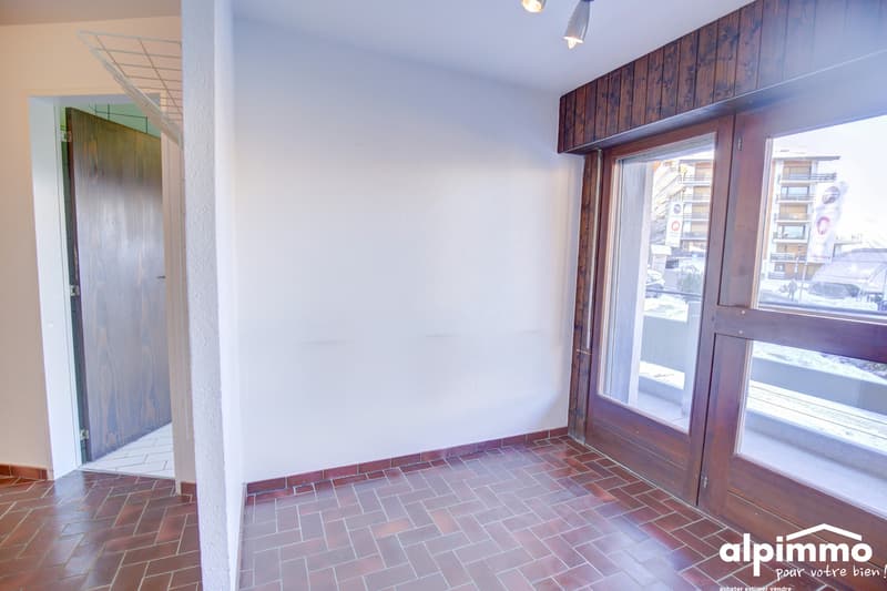 Appartement spacieux avec potentiel de rénovation à 100m des remontées (5)