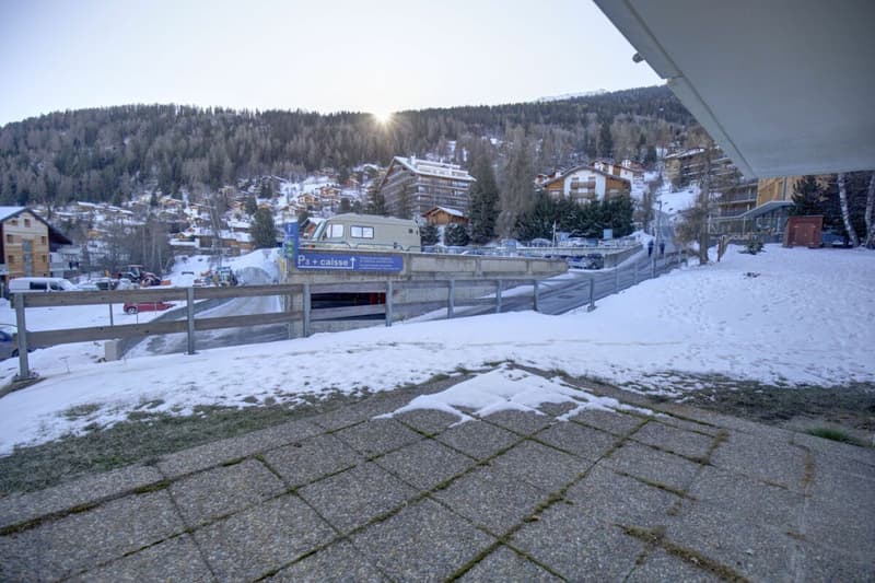 Appartement spacieux avec potentiel de rénovation à 100m des remontées (19)
