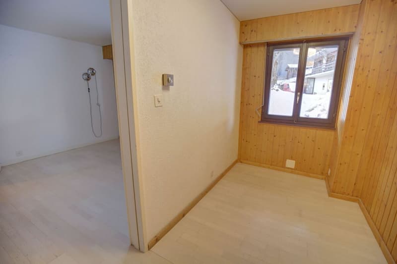 Appartement spacieux avec potentiel de rénovation à 100m des remontées (5)