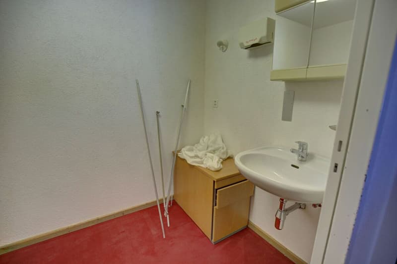 Appartement spacieux avec potentiel de rénovation à 100m des remontées (12)